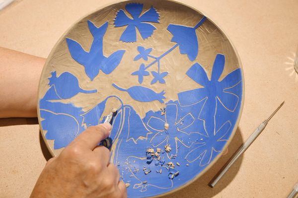 Keramik Sgrafitto schnitzen